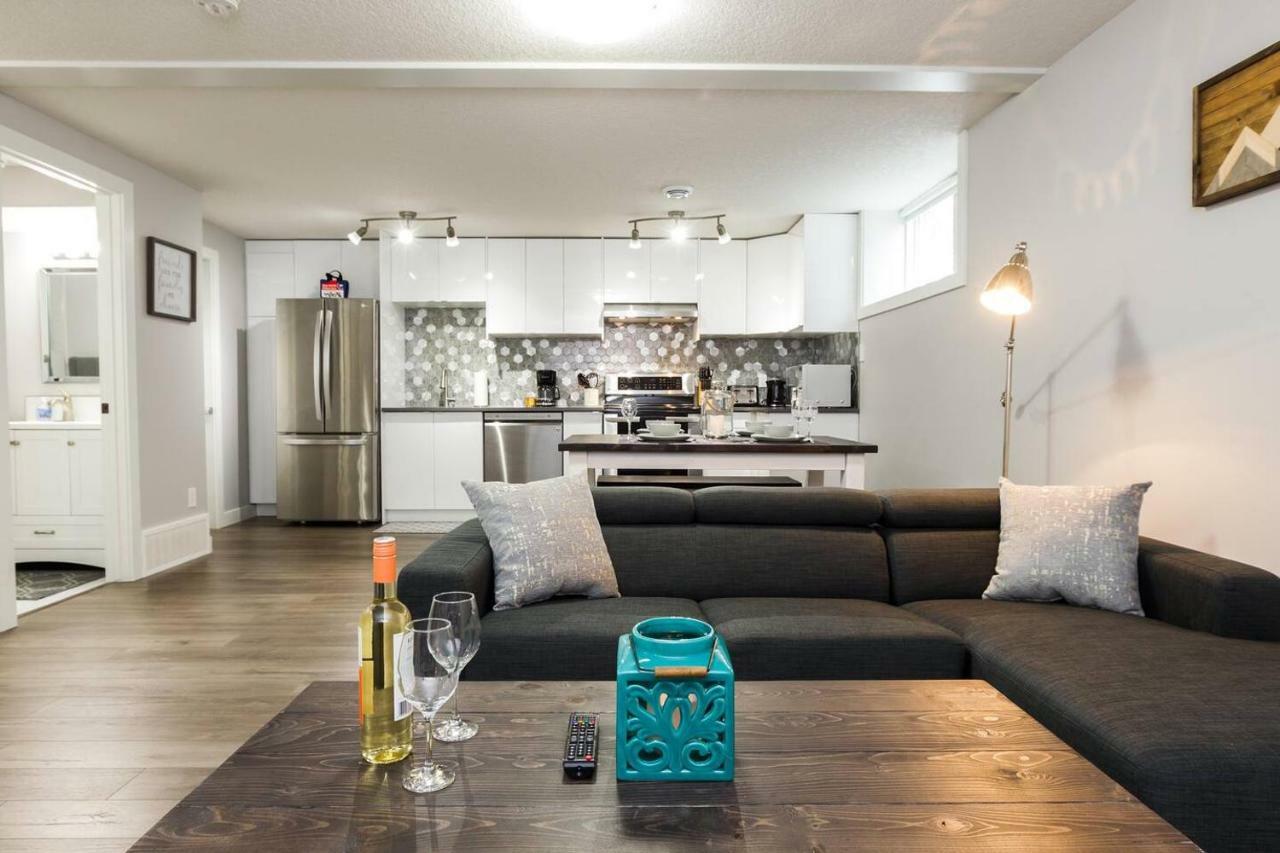Modern Executive I Complimentary Netflix & Parking! Apartment *